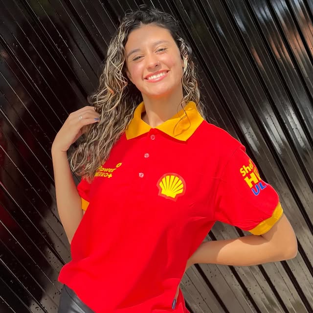 Uniforme para posto apresentado pela Brunecomodas